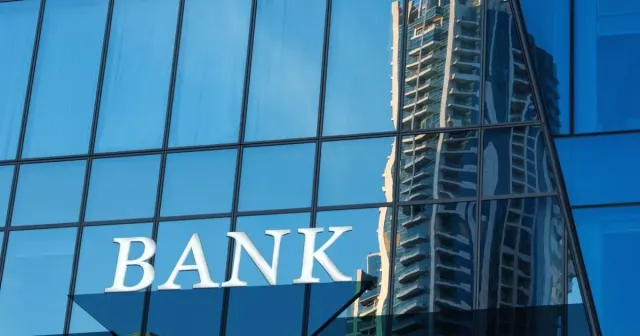 NBS: Firmy sa pri financovaní znovu obracajú na banky, úvery vytláčajú emisie dlhopisov