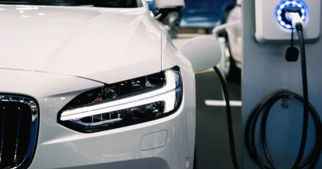 Nabíjačky pre elektromobily od roku 2027 bez ohľadu na výkon: povoľovanie sa zjednoduší