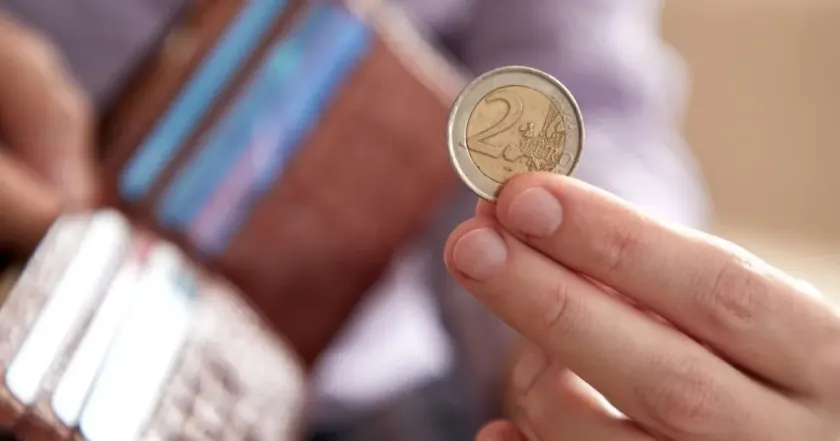 Európskym firmám sa tenčia finančné vankúše. Drahé peniaze